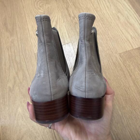 Louise et Cie Lo Waldon Chelsea Boots: Classic Leather Ankle Booties Size 11 - Picture 4 of 7